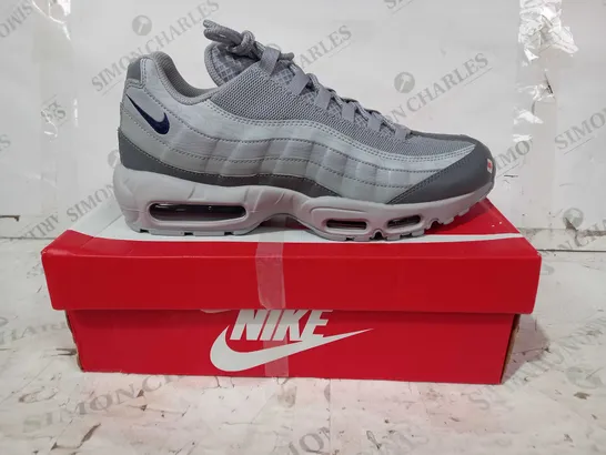 BOXED PAIR OF NIKE AIR MAX 95 SHOES IN GREY UK SIZE 10