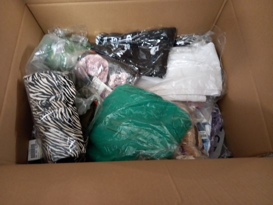 LARGE QUANTITY OF ASSORTED BAGGED CLOTHING ITEMS 