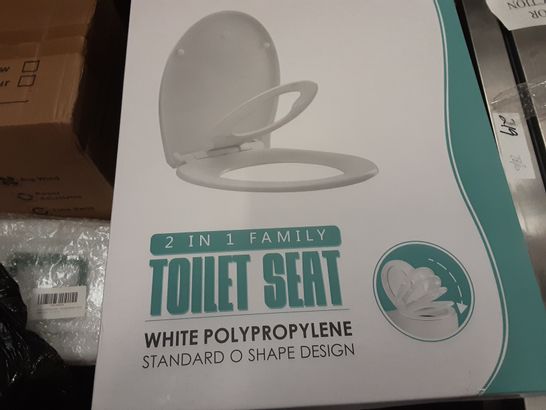 PALLET OF ASSORTED BAND NEW ITEMS INCLUDES APPROXIMATELY 10 AMZDEAL 2 IN 1 FAMILY TOILET SEAT-WHITE POLYPROPYLENE STANDARD O SHAPE DESIGN AND APPROXIMATELY 10 MARBLE EFFECT SELF ADHESIVE WALLPAPER.