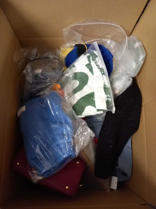 BOX OF APPROX 35 ASSORTED CLOTHING ITEMS TO INCLUDE - DRESSES, T-SHIRTS AND TROUSERS