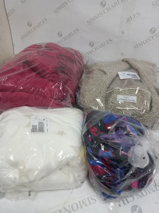 BOX OF APPROXIMATELY 10 CLOTHING ITEMS TO INCLUDE TOPS, JUMPER, COATS ETC