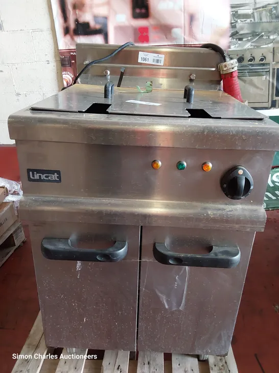 LINCAT ELECTRIC SINGLE TANK DEEP FAT FRYER 