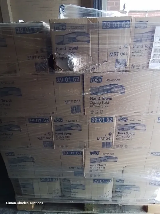 PALLET CONTAINING 25 CASES OF TORK ADVANCED ZIGZAG FOLD PAPER TOWELS 