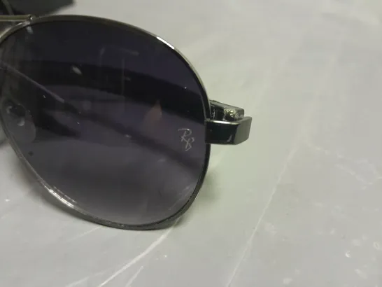 BOXED RAY BAN TECH GLASSES