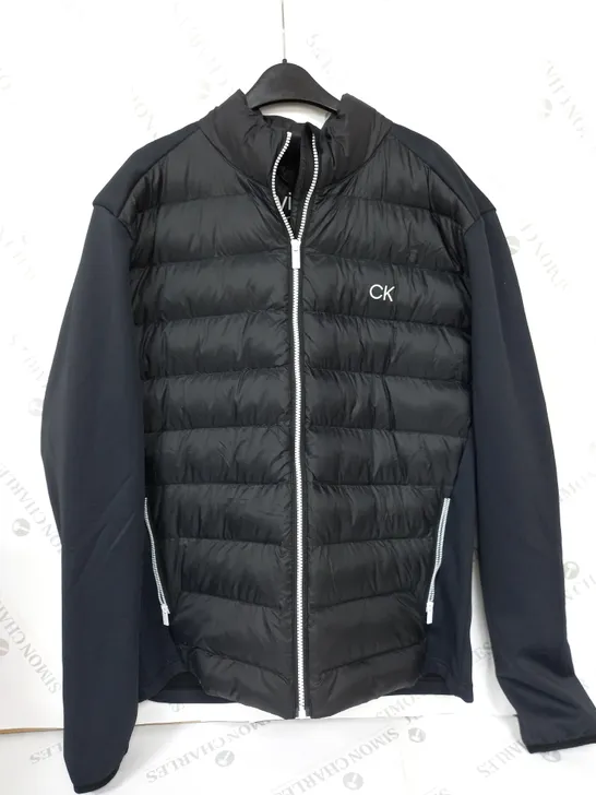 CALVIN KLEIN GOLF HOODLESS PUFFER COAT IN BLACK - XL