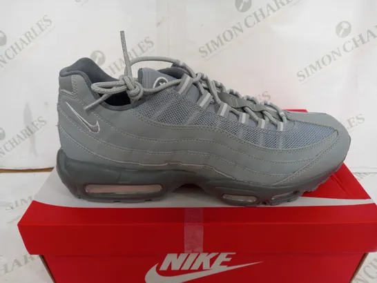 BOXED PAIR OF NIKE AIR MAX 95 TRAINERS IN WOLF GREY - UK 12