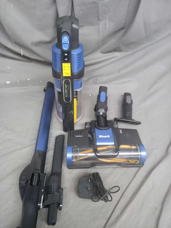 BOXED SHARK CORDLESS STICK VACUUM