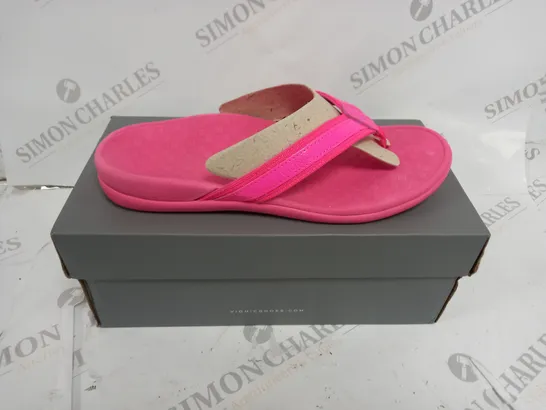 VIONIC TIDE SANDALS SIZE 6