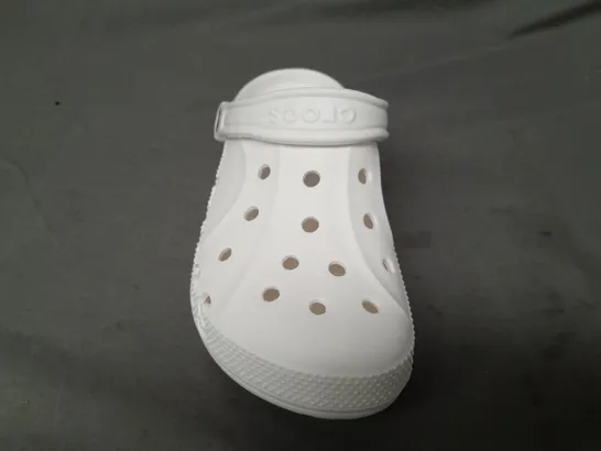 PAIR OF CROCS BAYA CLOGS IN WHITE UK SIZE M5/W6