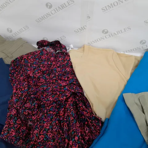 BOX OF ASSORTED CLOTHING ITEMS ALL SIUZES AND COLOURS,  DRESSES TOPS JEANS 