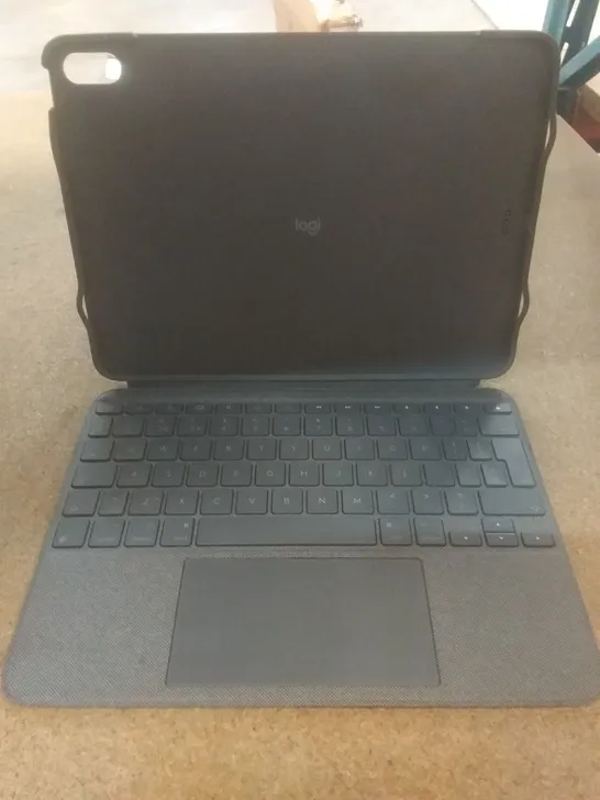 LOGITECH COMBO TOUCH IPAD AIR (4TH, 5TH GEN)