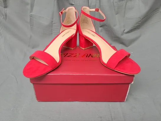 BOXED PAIR OF PIZZ ANNU OPEN TOE BLOCK HEEL SANDALS IN RED UK SIZE 6