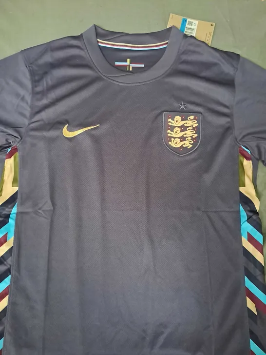 ENGLAND AWAY FOOTBALL SHIRT SIZE M