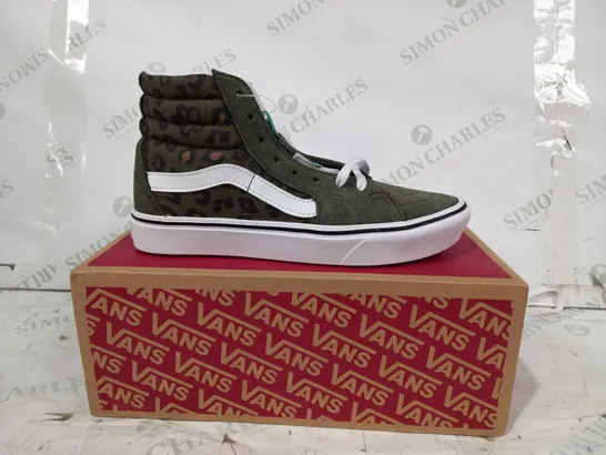 BOXED PAIR OF VANS COMFYCRUSH SK8 SHOES IN GREEN W. ANIMAL PRINT DESIGN UK SIZE 5