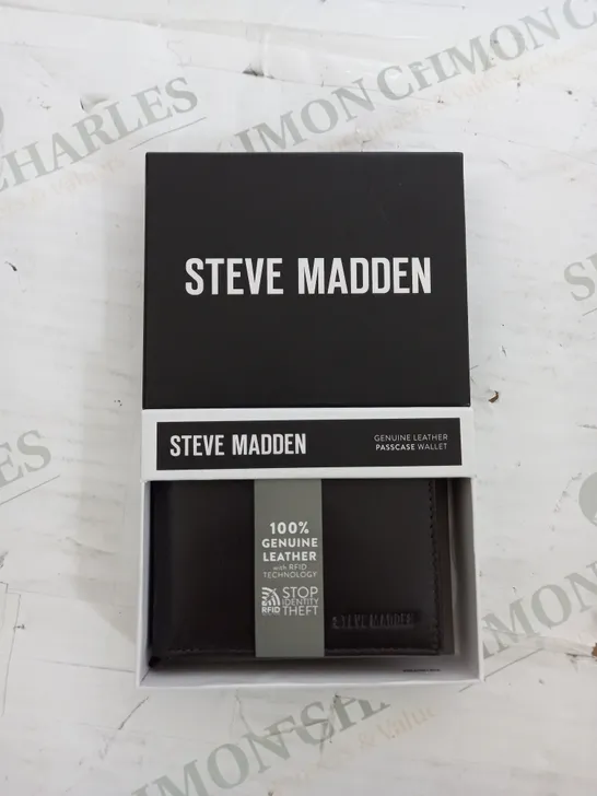 BOXED STEVE MADDEN GENUINE LEATHER WALLET 