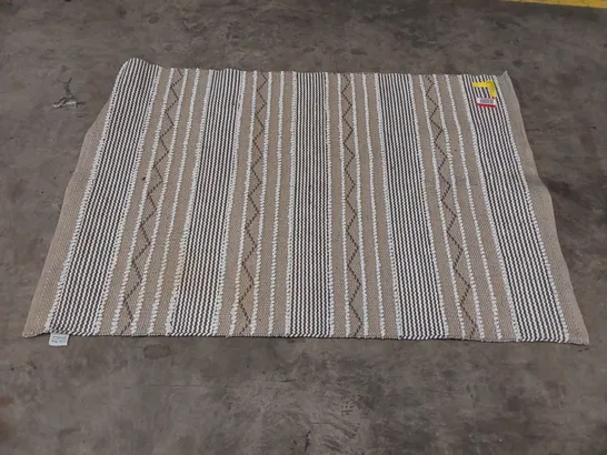 HANDMADE 100% RECYCLED BROWN RUG // 172 X 117CM