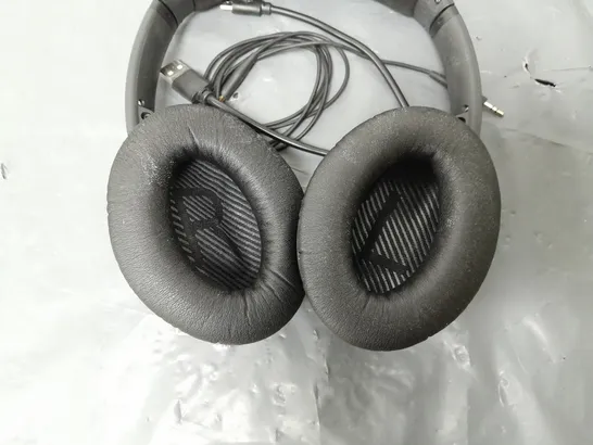 BOSE WIRELESS HEADPHONES IN CASE