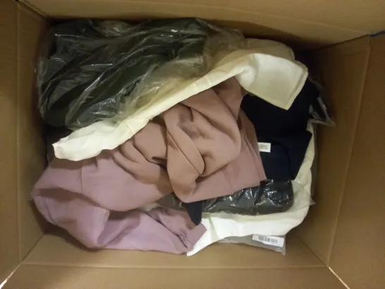 LARGE QUANTITY OF CLOTHING ITEMS TO INCLUDE , SWEATERS, JEANS, T-SHIRTS, ETC