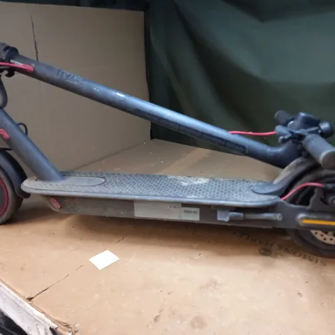 MI ELECTRIC SCOOTER PRO 