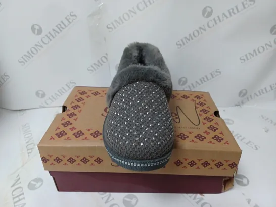 BOXED PAIR OF SKECHERS COZY SLIPPERS - CHARCOAL - UK SIZE 3.5