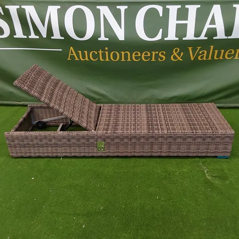 DESIGNER MANUAL ADJUSTABLE SUNLOUNGER IN WEAVE COFFEE COLOUR