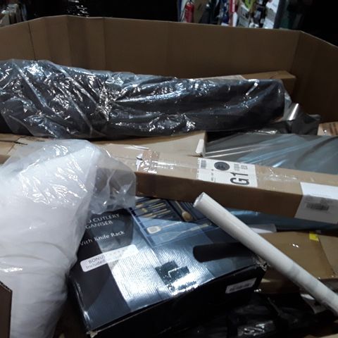 PALLET OF ASSORTED PRODUCTS TO INCLUDE; BAMBOO CUTLERY ORGANISET, DUVET AND PATIO SIDE TABLE