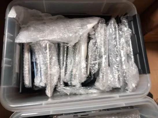 LARGE QUANTITY OF ASSORTED LAPTOP PARTS