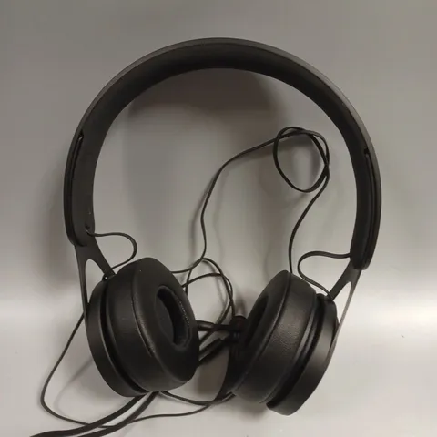 BOXED BEATS EP WIRED HEADPHONES IN BLACK 