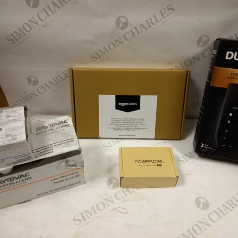 BOX OF APPROXIMATELY 5 ASSORTED BATTERY AND CHARGING ITEMS TO INCLUDE 100 PACK OF BATTERIES, DURACELL INVERTER, POWEROWL BATTERY CHARGER ETC