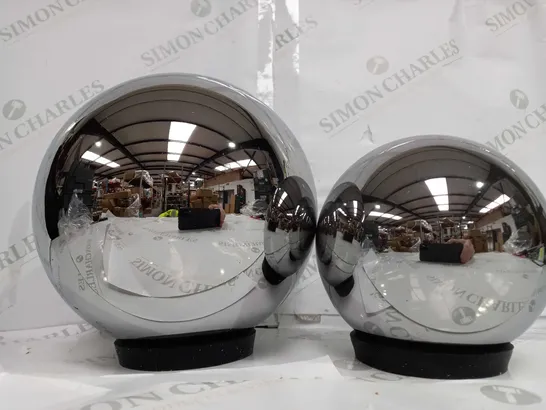 BOXED KELLY HOPPEN SET OF 2 INDOOR OUTDOOR PRELIT GLASS DECOR - REFLECTIVE ORBS