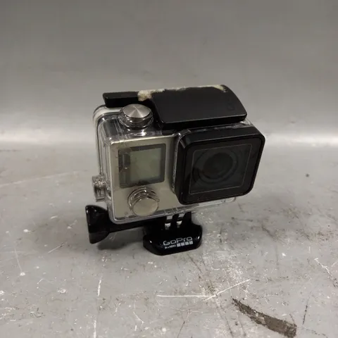 GO PRO HERO 4 ACTION CAMERA & CASE 