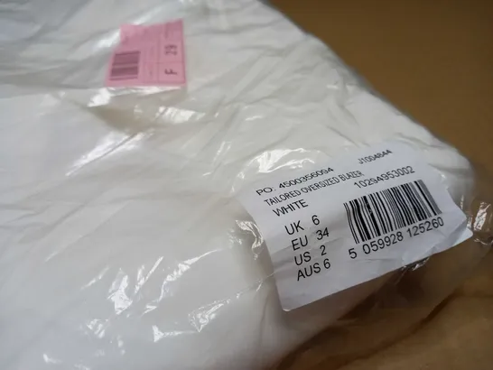 PACKAGED WHITE TAILORED OVERSIZED BLAZER - SIZE 6