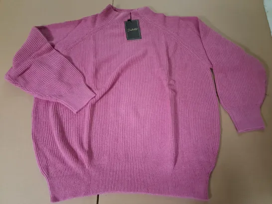 LOT OF APPROXIMATELY 11 BRAND NEW DESTELLO PINK KNITTED JUMPERS - M