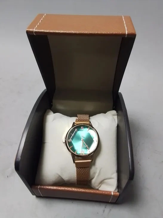 LA BANUS GREEN FACED LADIES WATCH WITH METAL STRAP IN GIFT BOX