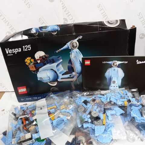 LEGO VESPA 125 SCOOTER MODEL SET