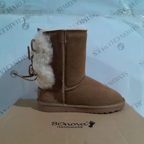 BOXED PAIR OF BONOVA SHEEPSKIN DOUBLE BOW BOOTS IN CHESTNUT - SIZE 5 