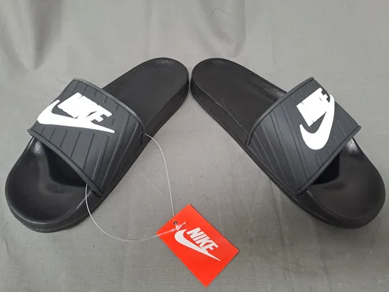 PAIR OF NIKE SLIDERS IN BLACK EU SIZE 37