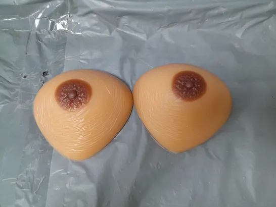 ARTIFICIAL SILICONE FALSE BREAST FORMS 