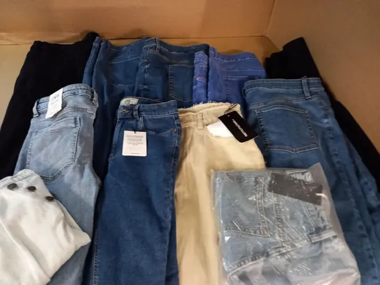 LOT OF 11 ASSORTED PAIRS OF JEANS IN VARIOUS SIZES