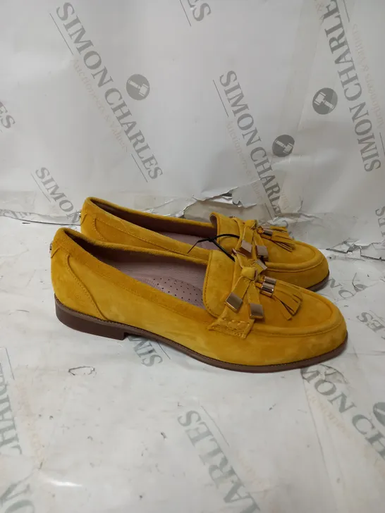 MODA WIDE FIT LOAFERS SIZE 40