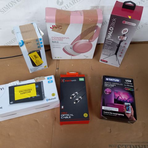 LOT OF APPROXIMATELY 20 ELECTRICAL ITEMS TO INCLUDE PORTABLE BLUETOOTH SPEAKER, HALO STICK, HEADPHONES ETC