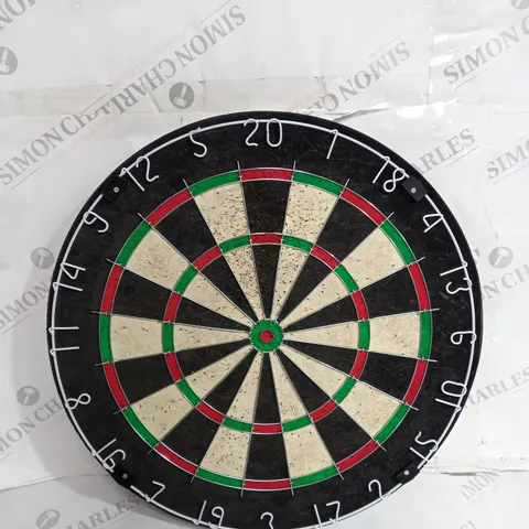 UNBRANDED DARTS BOARD WITH WALL MOUNT SCREW 