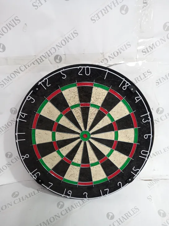 UNBRANDED DARTS BOARD WITH WALL MOUNT SCREW 
