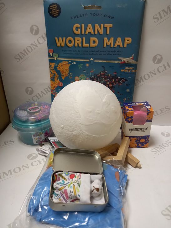 LOT OF ASSORTED ITEMS TO INCLUDE 3D PRINTED BRING THE MOON HOME NIGHT LIGHT, GIANT WORLD MAP, MAGICYOYO K2, ETC. 