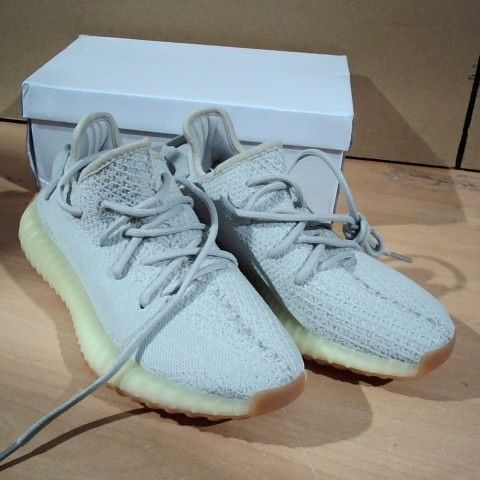 BOXED PAIR OF ADIDAS YEEZY BOOST GREY/BEIGE SIZE 5 