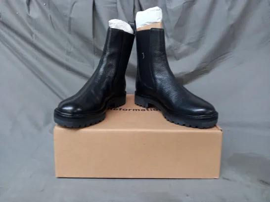 BOXED PAIR OF REFORMATION KATERINA LUG SOLE CHELSEA BOOTS IN BLACK SIZE 8