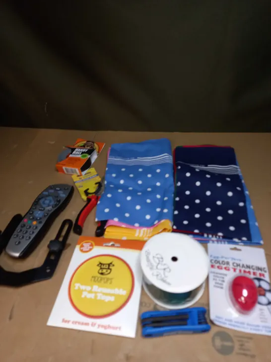 BOX OF ASSORTED ITEMS TO INCLUDE REMOTE CONTROL, EGG TIMER AND DISH TOWELS