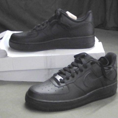 NIKE AIR FORCE 1 BLACK TRAINERS UK SIZE 6