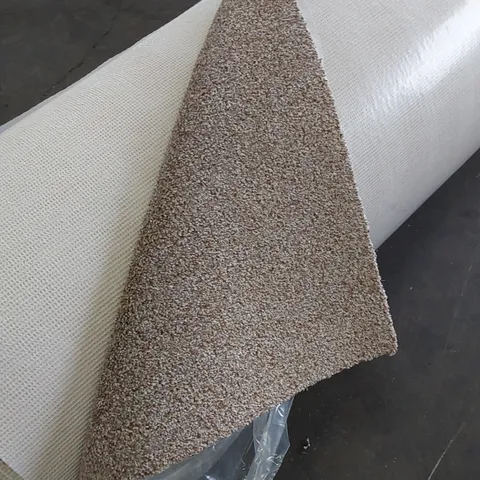 ROLL OF QUALITY DARTMOOR SB COOKIE CRUMBLE CARPET // SIZE: APPROXIMATELY 4 X 29m