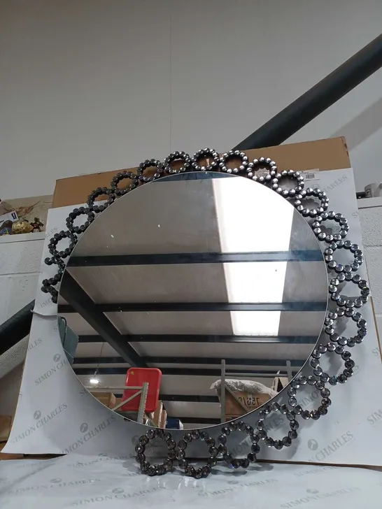 OUTLET JULIEN MACDONALD CIRCULAR CRYSTAL WALL MIRROR - COLLECTION ONLY